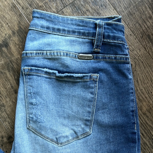 KanCan Medium Wash Distressed Skinny Denim Jeans - 7/27 - Picture 2 of 7